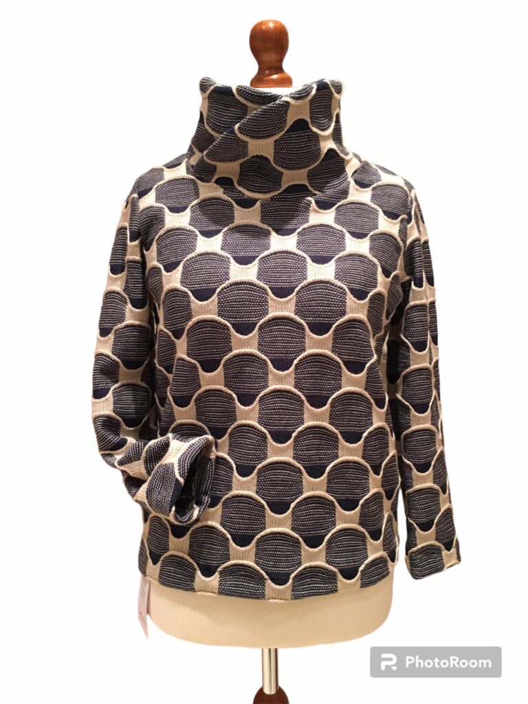 Sweter niebianski cena 130 PLN rozmiar L