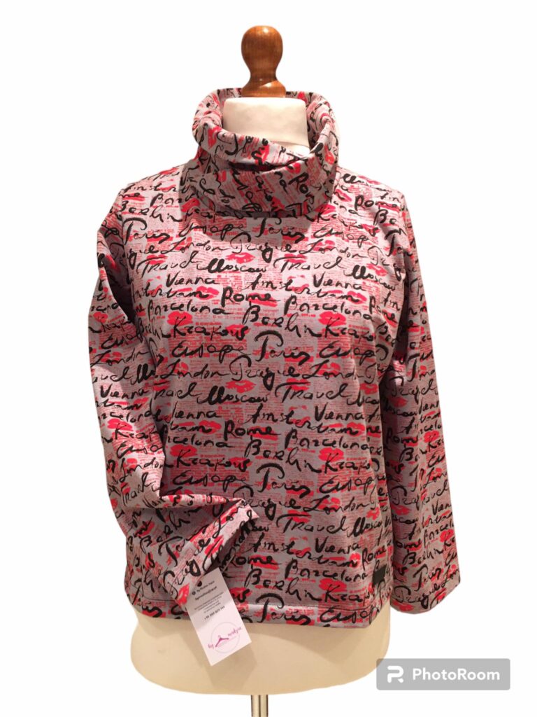 Ciekawa bluza, z figlarnym golfem cena 70 PLN rozmiar M, L